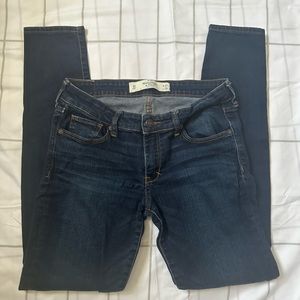 Abercrombie & Fitch Dark Wash Low Rise Jean Size 4 Short